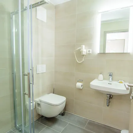 Twentyfour Living Hotel 2*