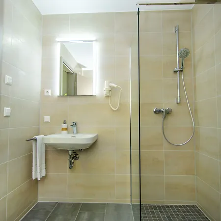 Hotel Twentyfour Living