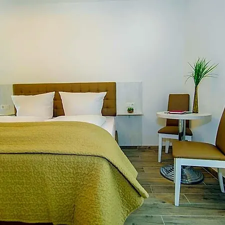Hotel Twentyfour Living 2*