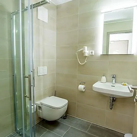 Hotel Twentyfour Living 2*