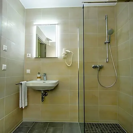 Hotel Twentyfour Living 2*