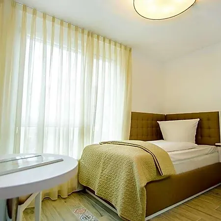 Twentyfour Living Hotel 2*