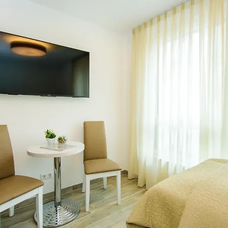 Hotel Twentyfour Living 2*